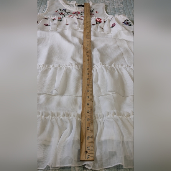 MaxSport White Sleeveless Dress with Floral Embroidery. NWOT Size 8. - Picture 8 of 10